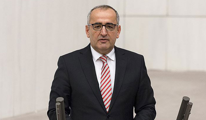 Akar: Öğretmenler geleceğin mimarıdır