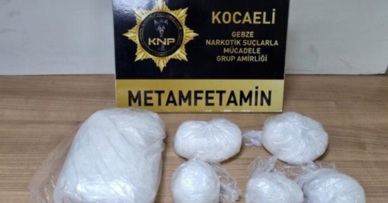 Zehir tacirleri kovalamacayla yakalandı