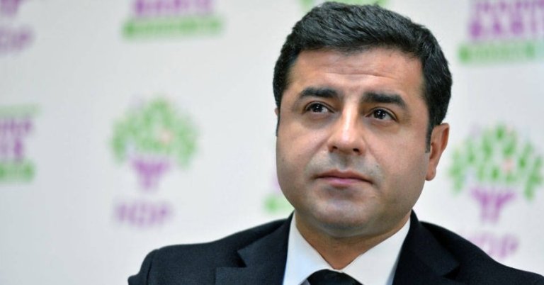 Demirtaş:  Aktif politikayı bırakıyorum
