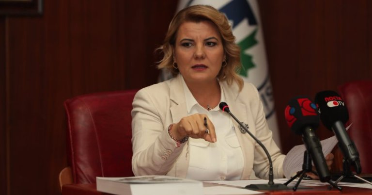 Hürriyet isyan etti: Beni atın partiden bari de rahatlayın