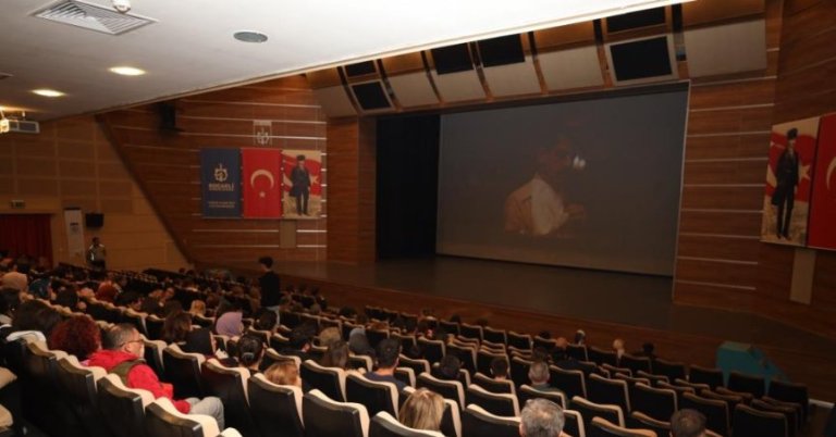 Atatürk özel film gösterimi ile anıldı