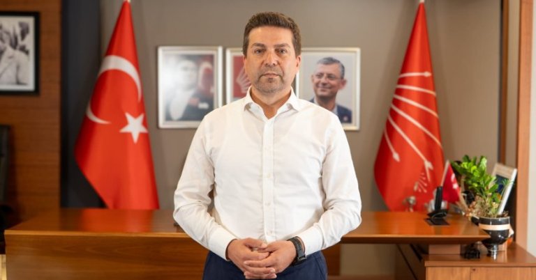 Bülent Sarı'dan KOÜ Profesörüne tepki: Cehaletin ilacı Atatürk’tür