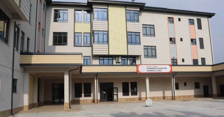 Gölcük'te 10 öğrenci tavuk pilavdan zehirlendi!