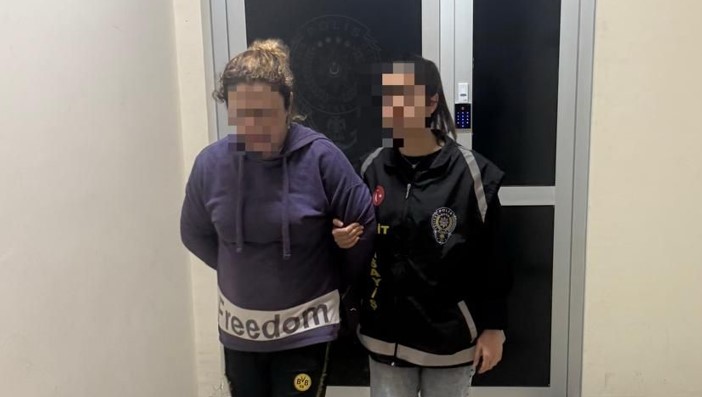 İzmit’te dolandırıcılık suçundan aranan şahıs yakalandı!