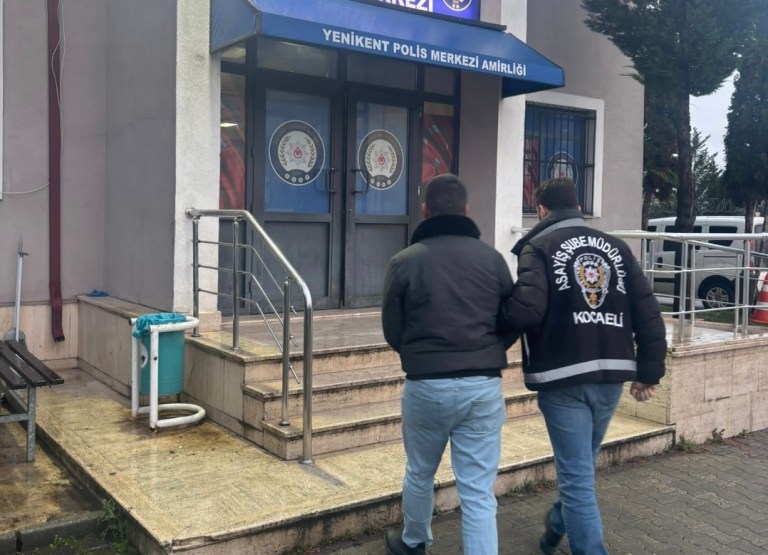 Derince’de Nitelikli Dolandırıcı Yakalandı!