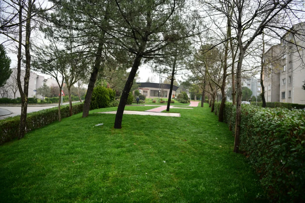Çayırova parkları yenileniyor