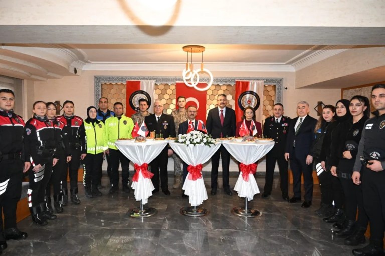 Bakan Yardımcısı Çelik ve Vali Aktaş’tan Kocaeli Emniyetine Bayram Ziyareti