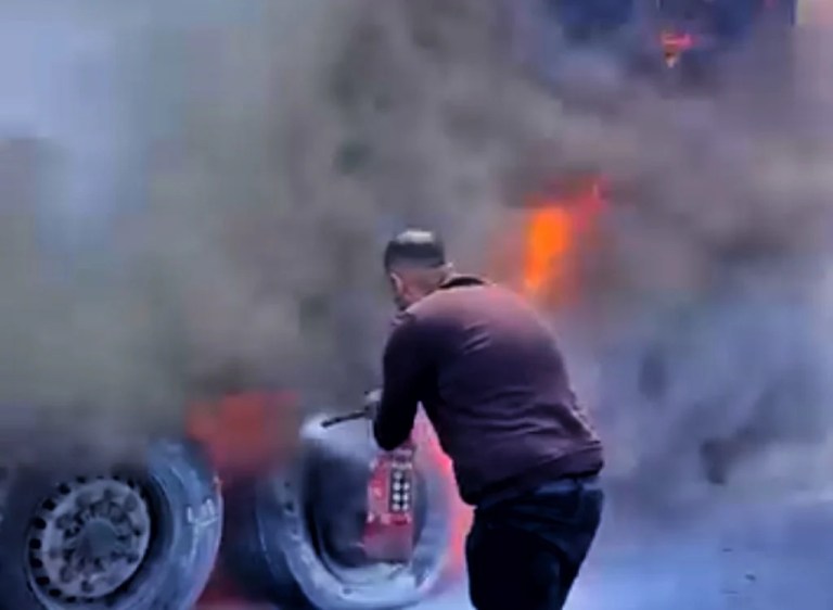 Kuzey Marmara Otoyolu’nda tır alev alev yandı!