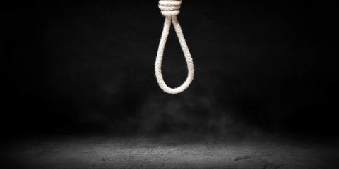 Polis memuru evinde ölü bulundu!