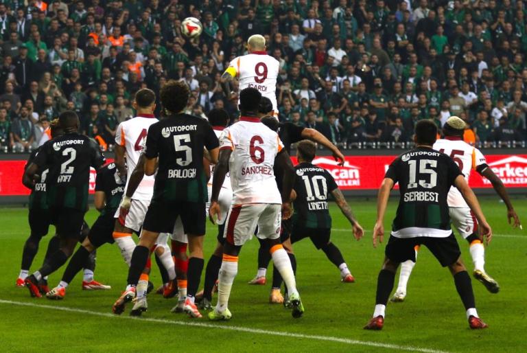Galatasaray ile Kocaelispor 42. randevuda