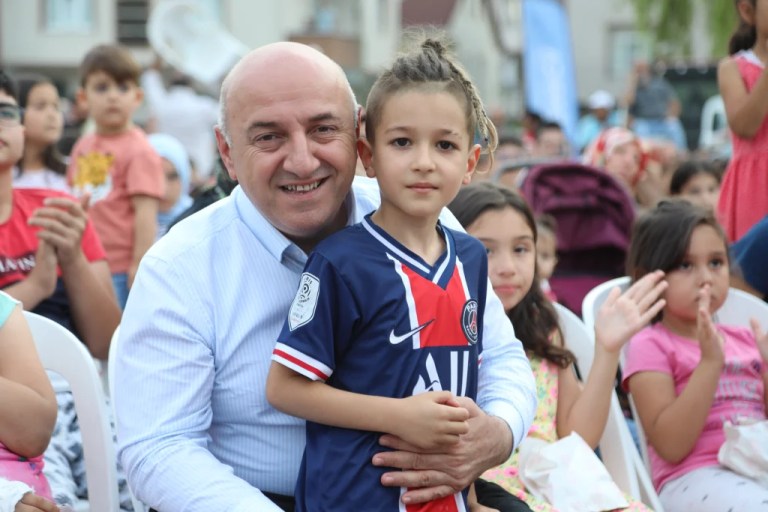 Başkan Bıyık’tan 23 Nisan mesajı: Çocuklar geleceğin teminatı