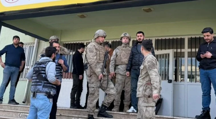 Siverek’te lisede silahlı saldırı: Çok sayıda yaralı!