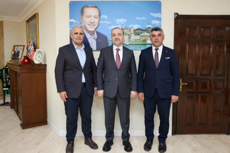 Yeniden Refah Partisi Çayırova Eski İlçe Başkanı Adem Yıldız AK Parti’ye Katıldı