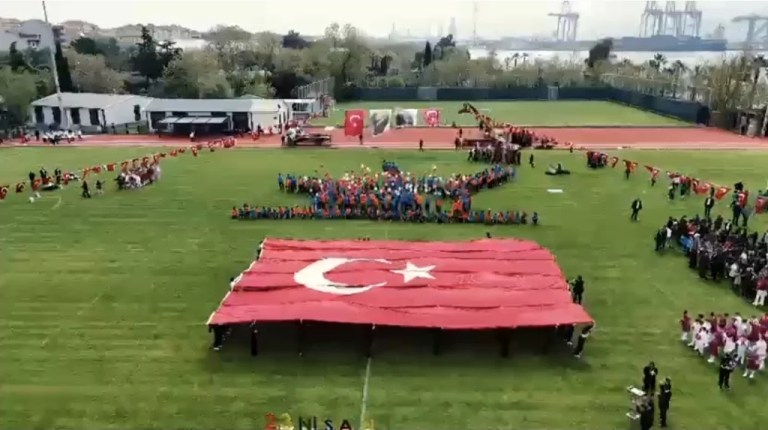 23 Nisan’da bayrak saygısızlığı iddiaları asılsız