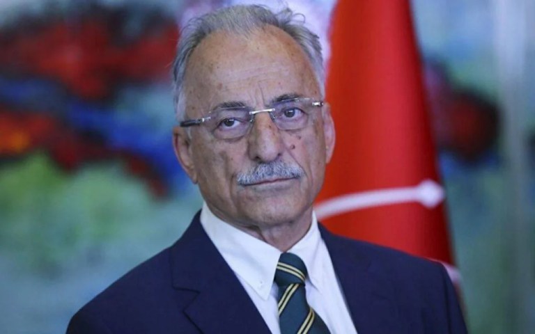 Murat Karayalçın CHP’deki olayları ağlayarak izledi