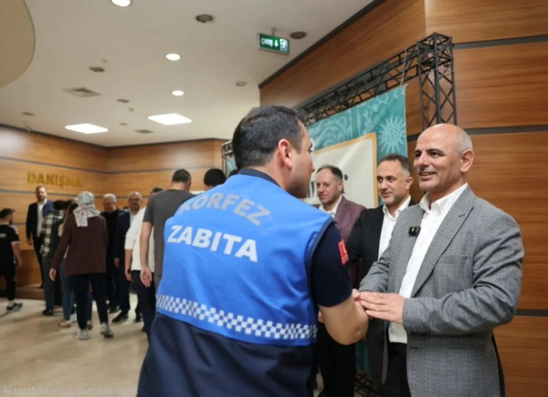 Körfez Belediyesi’nde bayramlaşma coşkusu