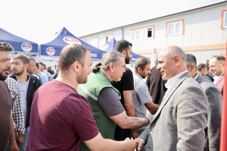 Körfez Belediyesi’nde bayramlaşma coşkusu