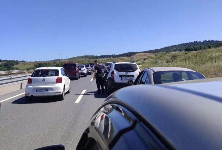 Gebze’de acemi kasaplar trafiği kilitledi!