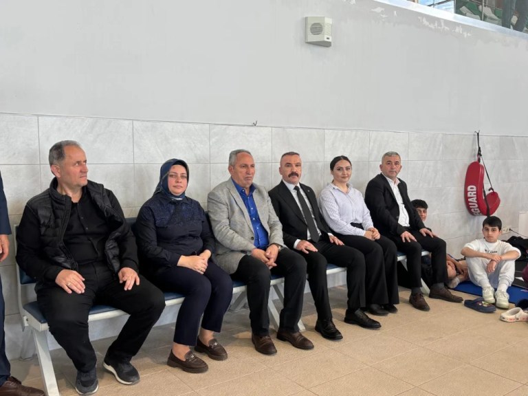 Dilovası’nda 19 Mayıs yüzme coşkusu