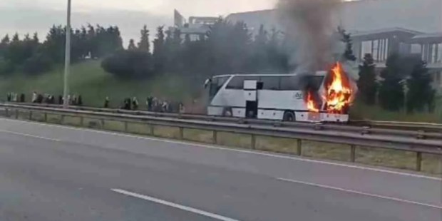 TEM’de yolcu otobüsü alevlere teslim oldu!
