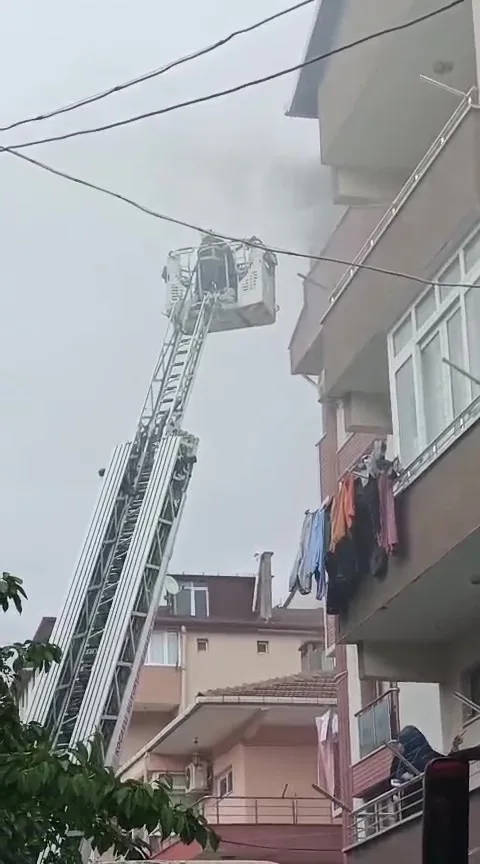 Gebze'de teras katında yangın paniği!