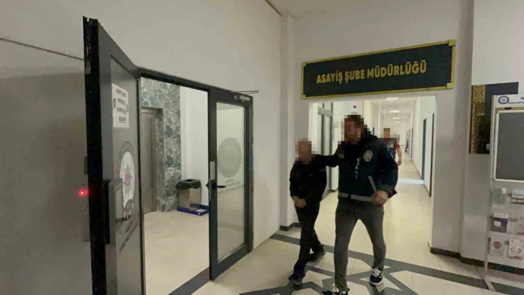 Kiralık araçla kaçan hırsız yakalandı!