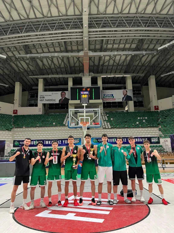 Çayırova’nın genç basketbolcuları Marmara şampiyonu oldu!