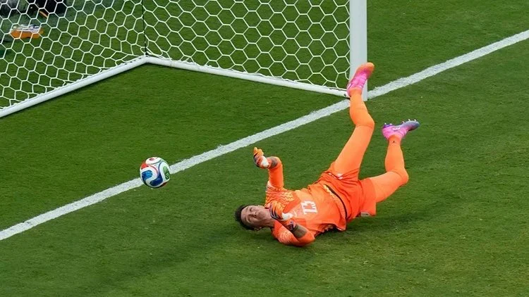 Uruguaylı futbolculara şok Dünya Kupası cezası!