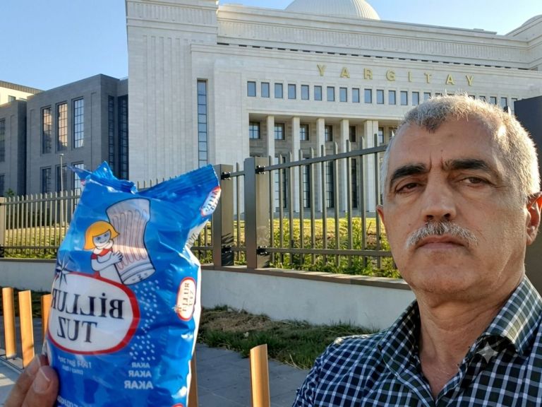 Yargıtay’ın önüne gidip “Tuz koktu” dedi