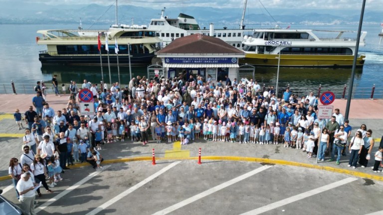 İzmit Belediyesi’nden Babalar Günü’ne özel Büyükada gezisi
