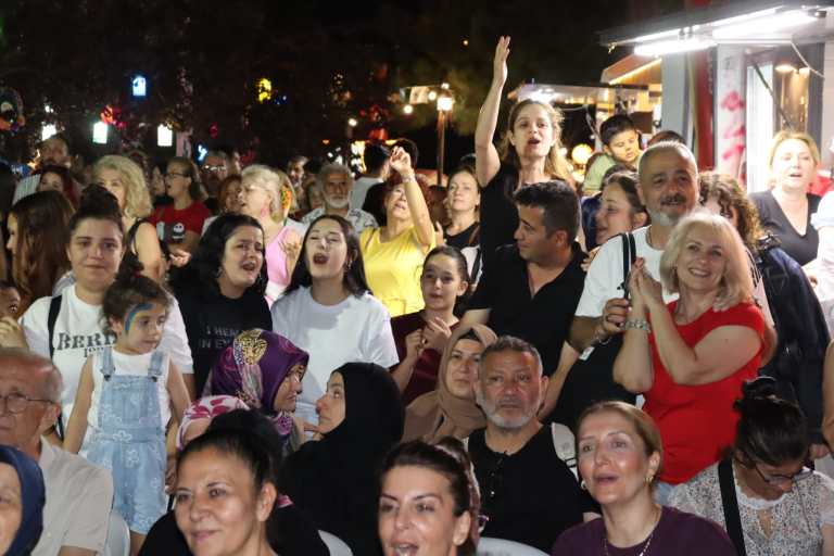 Kapanca Festivali İzmit’in kurtuluş coşkusuyla sona erdi