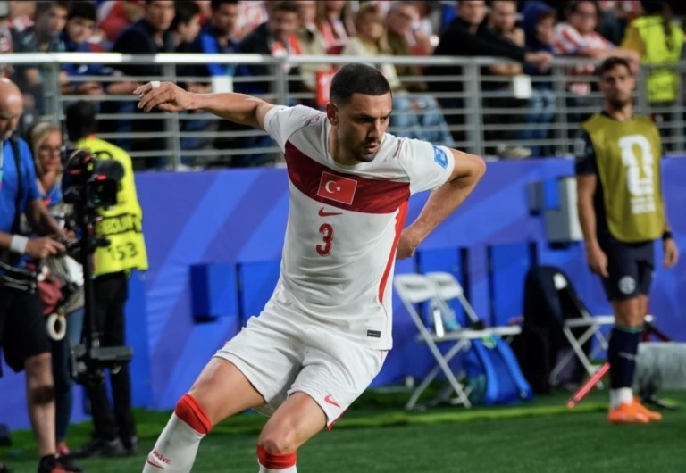 Merih Demiral'dan özür mesajı