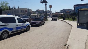 Hastane Önünde Kadını Bıçakladı!