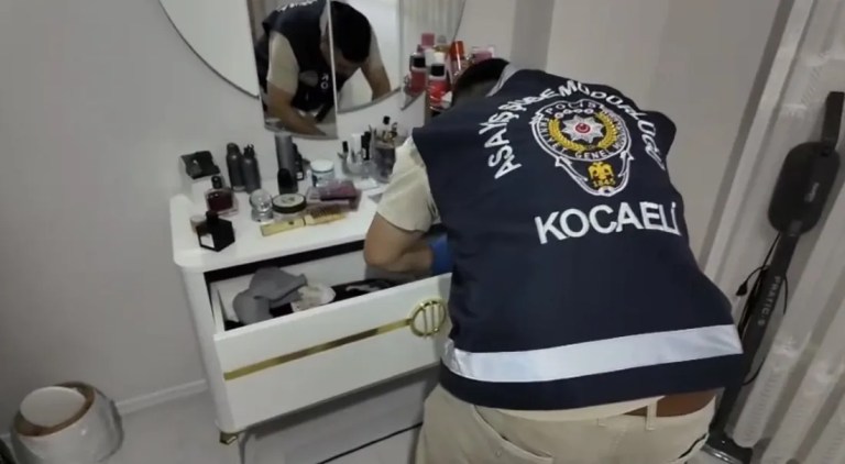 Fuhuş çetesinin çetelesi ajandadan çıktı!