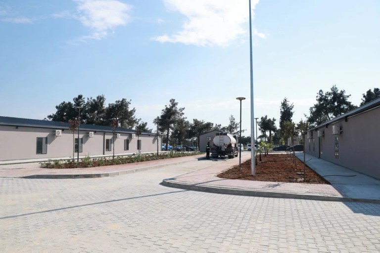 Başkan Büyükgöz’den Geçici Kaymakamlık Binasına Ziyaret