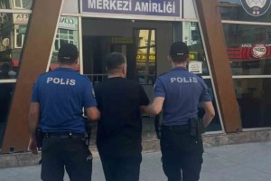 İzmit’te polisten kaçan iki şüpheli yakalandı!