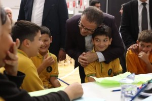 Derince’de ilk bilim şenliği kapılarını açtı