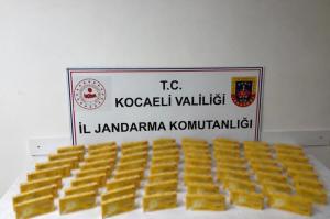 920 bin liralık 2 bin 830 paket kaçak ürün yakalandı