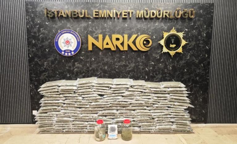 Uyuşturucu operasyonu: 100 kilo skunk maddesi ele geçirildi