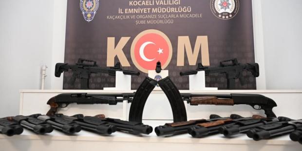 25 yivsiz av tüfeği ele geçirildi